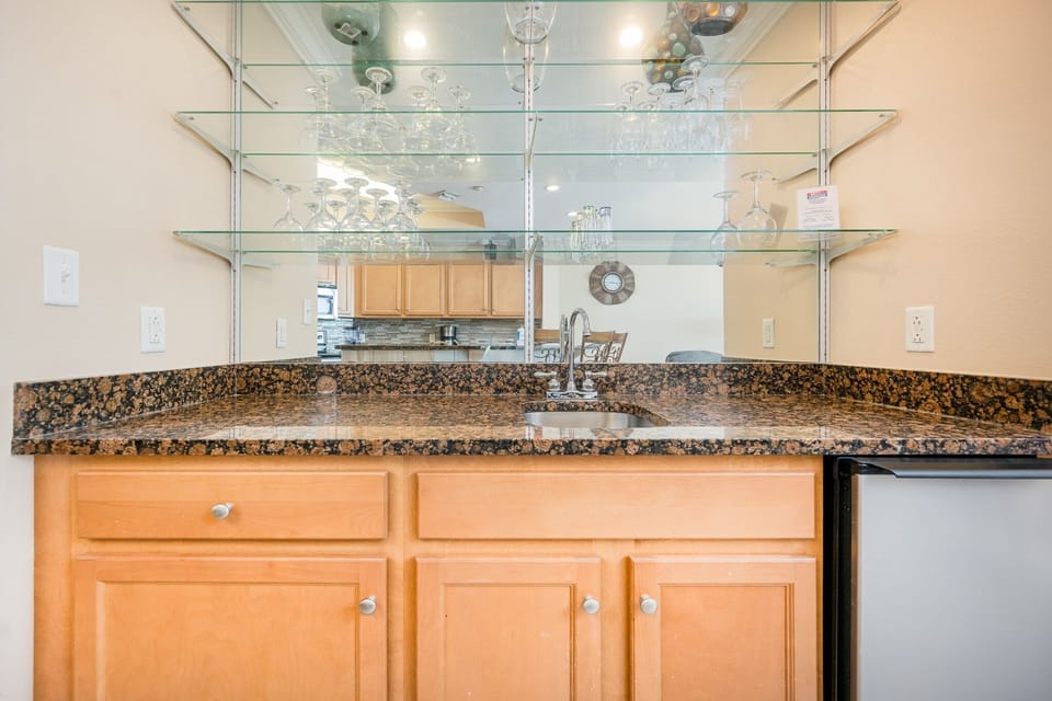 Condo, 3 Bedrooms | Interior