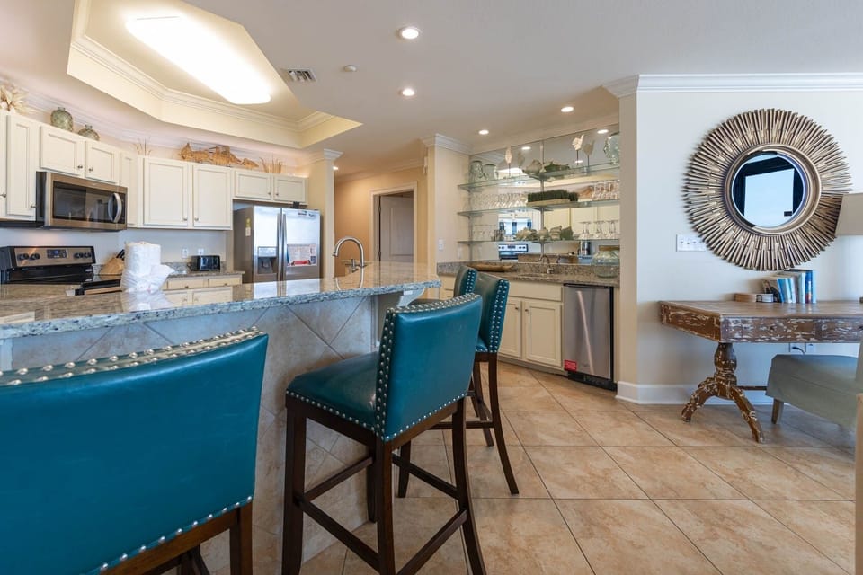 Condo, 3 Bedrooms | Private kitchen | Coffee/tea maker, fridge, oven