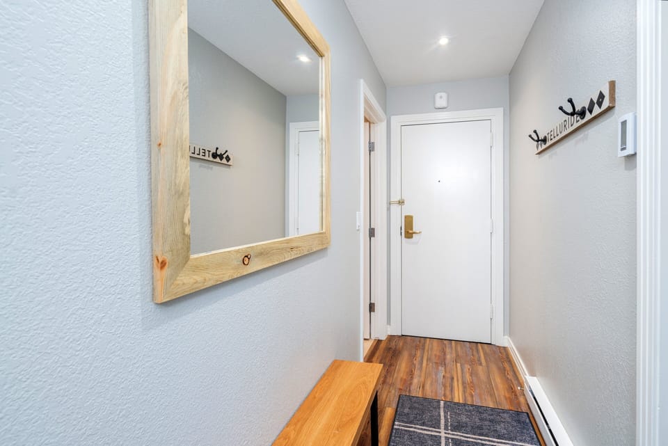 Condo, 3 Bedrooms | Interior