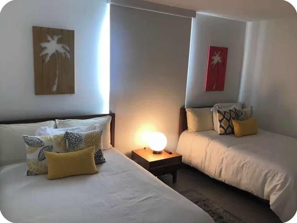 3-bedroom apartment in soothing Noord with cool AC Apartment in Noord