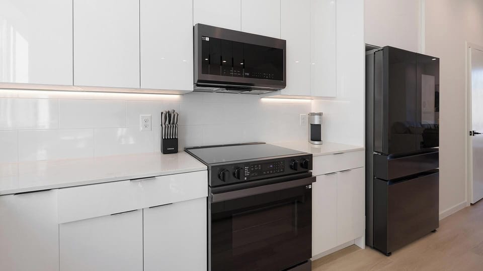 Apartment (3 Bedrooms) | Private kitchen | Coffee/tea maker, fridge