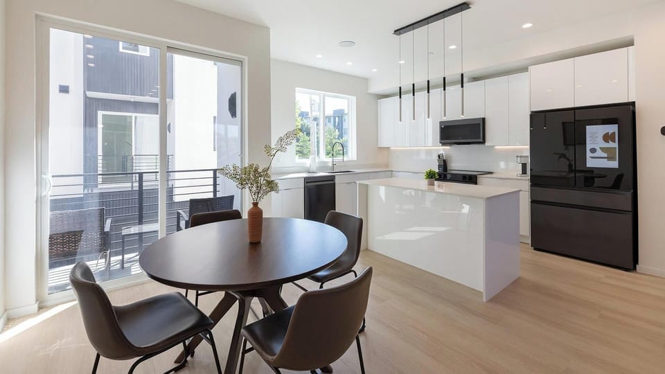Apartment (3 Bedrooms) | Private kitchen | Coffee/tea maker, fridge