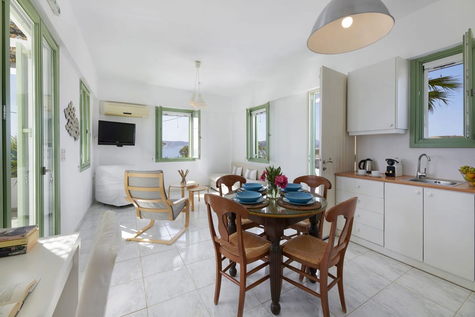Apartment, 2 Bedrooms (Mersini) | Living area