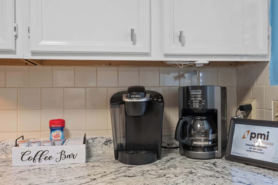 Start the morning your way with both single-serve and traditional drip coffee makers.