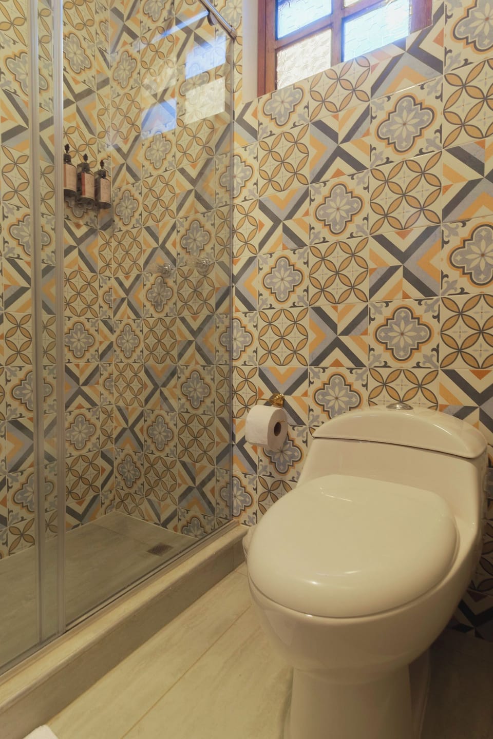 Standard Double Room | Bathroom | Shower, towels, soap, shampoo