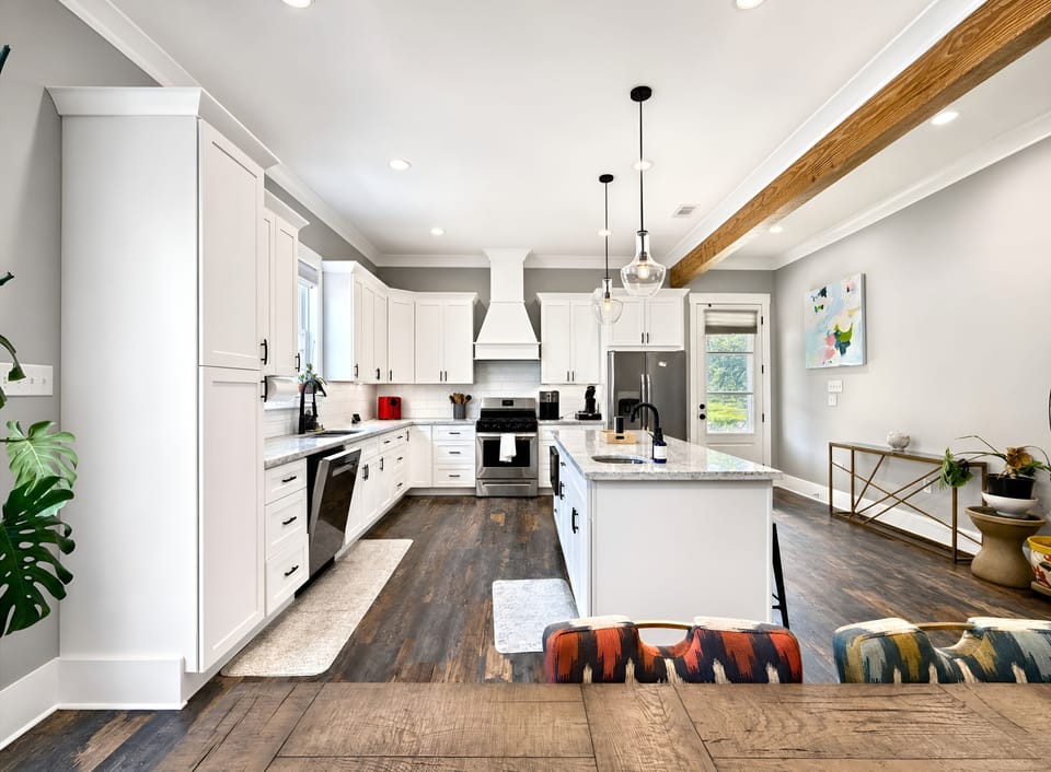 Stylish, well-equipped kitchen with beautiful high-end finishes.