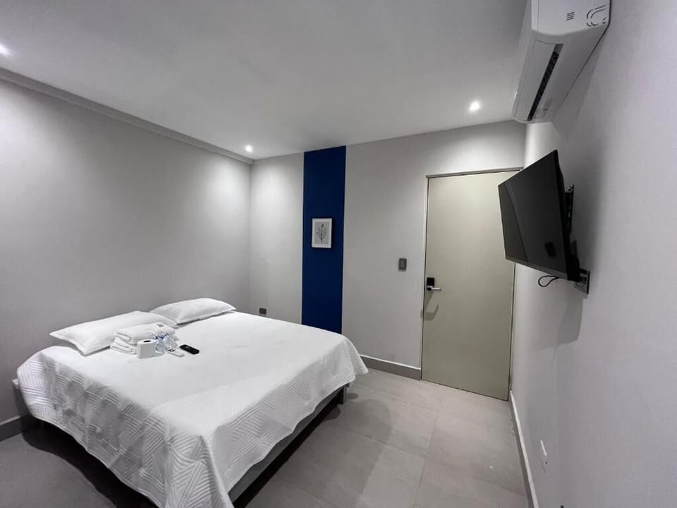 Premium bedding, down comforters, WiFi (free), bed sheets
