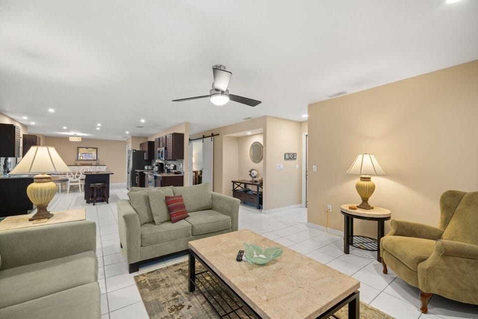 Cozy seating area with ample seating