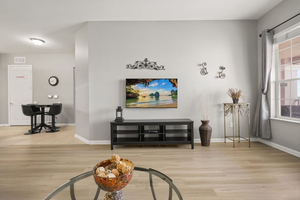 5048 Shoreway Loop Unit 401 (5).jpg