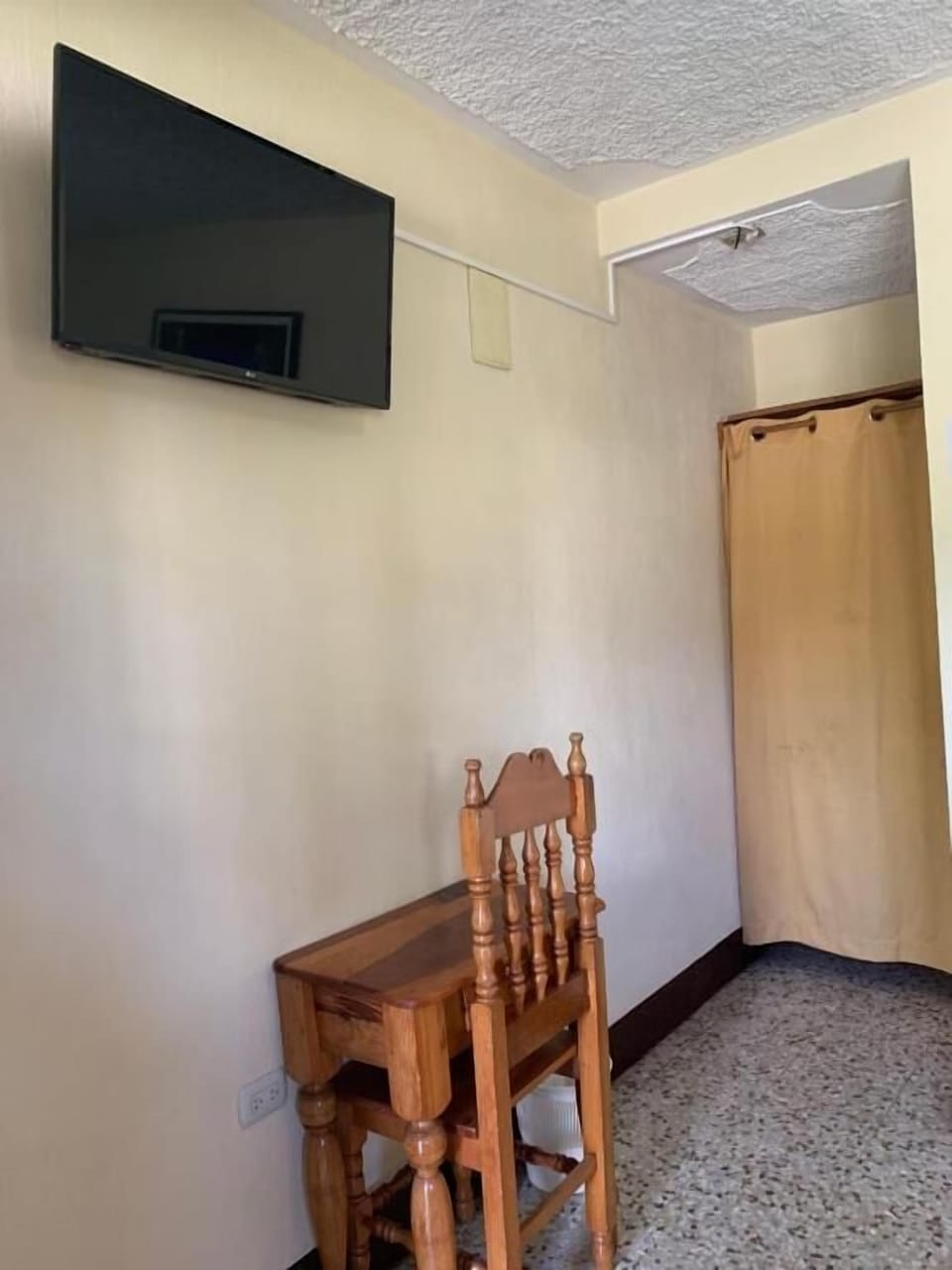 Twin Room, Patio, Garden View | Interior
