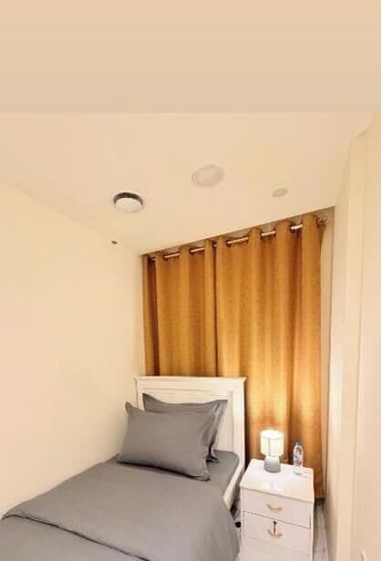 Comfort Single Room | Blackout drapes, iron/ironing board (on request), WiFi (free)