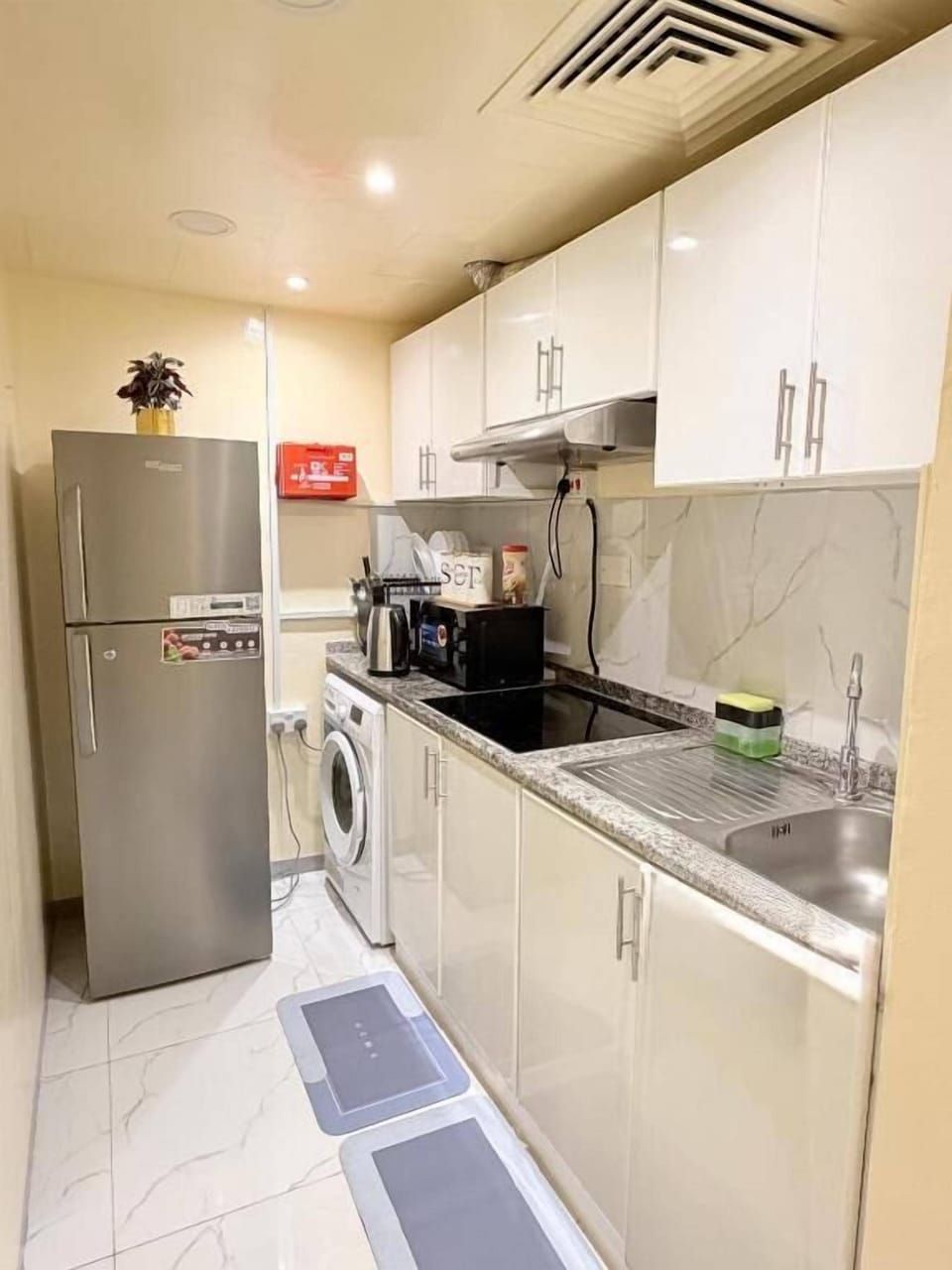 Shared fridge, shared microwave
