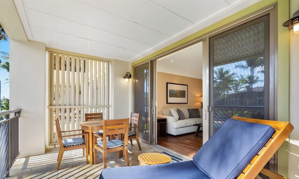 Outdoor Lanai With Lounge