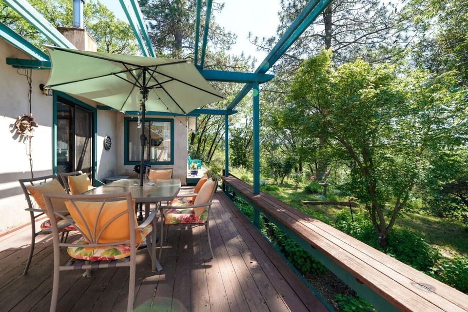 Deck | Outdoor Dining Set | Garden Views