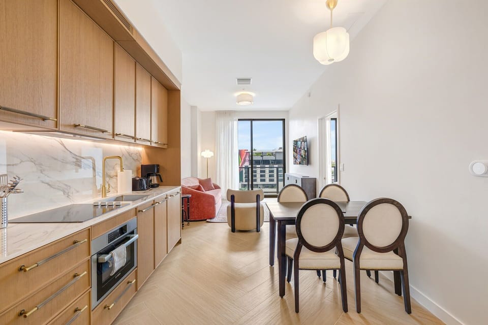 Classic Apartment, Balcony, Beach View | Private kitchen