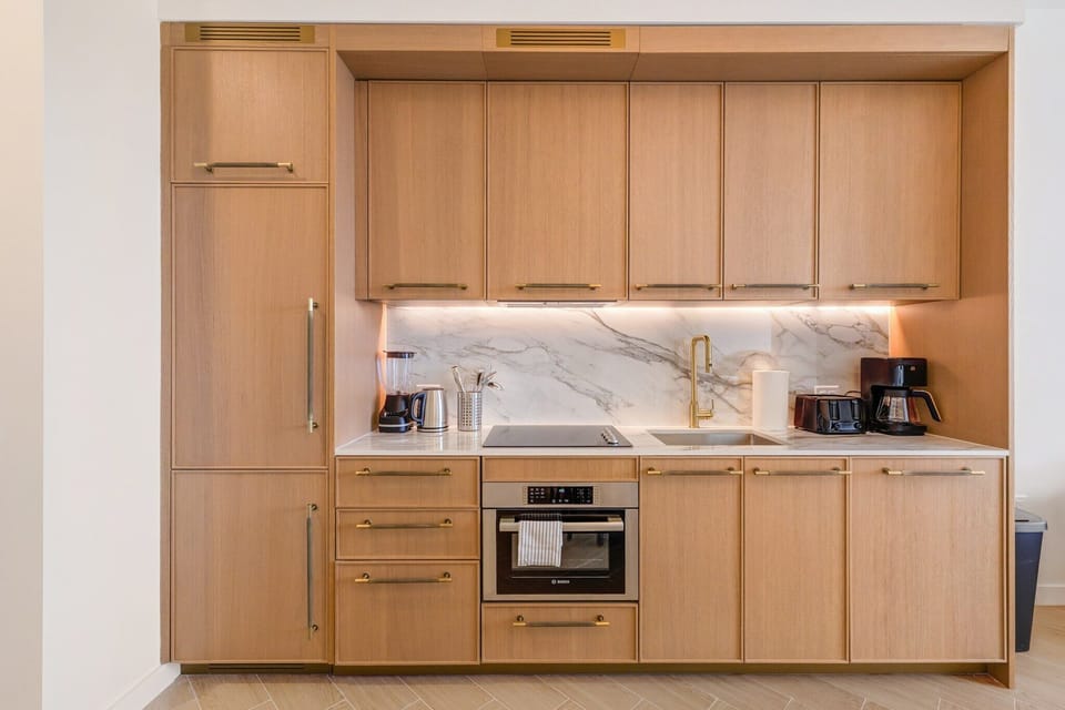Classic Apartment, Balcony, Beach View | Private kitchen