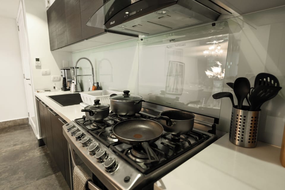Oven, cookware/dishes/utensils