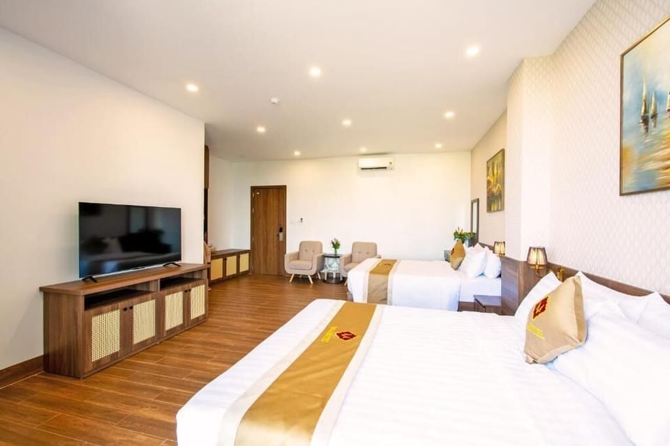 Family Room, City View | WiFi (free)
