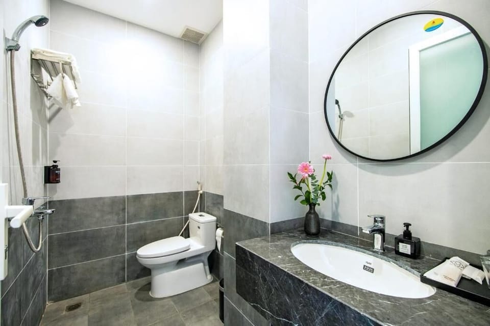 Superior Double Room | Bathroom | Shower, slippers, soap, shampoo