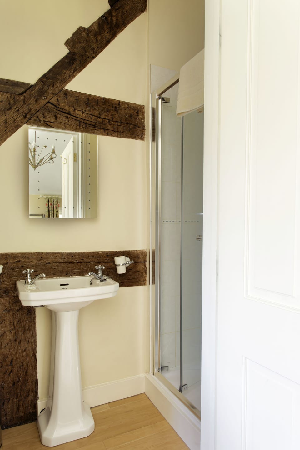 Superior Double or Twin Room (Lewisham) | Bathroom | Shower, free toiletries, hair dryer, towels