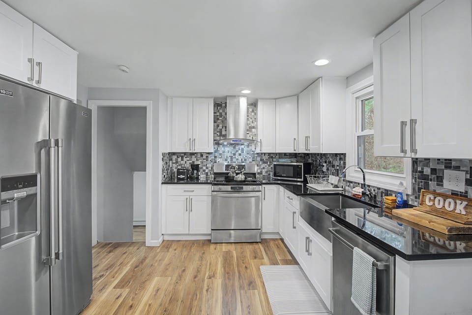 Kitchen | Main Level