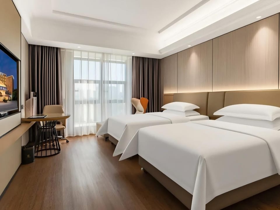 Classic Twin Room | Desk, laptop workspace, WiFi (free)