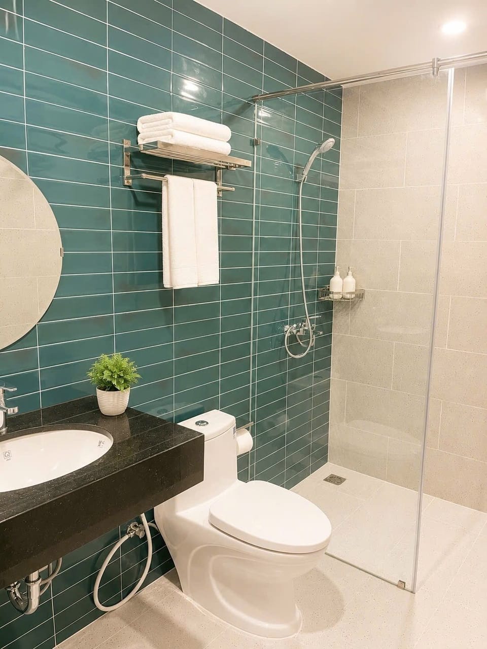 Shower, hydromassage showerhead, hair dryer, slippers