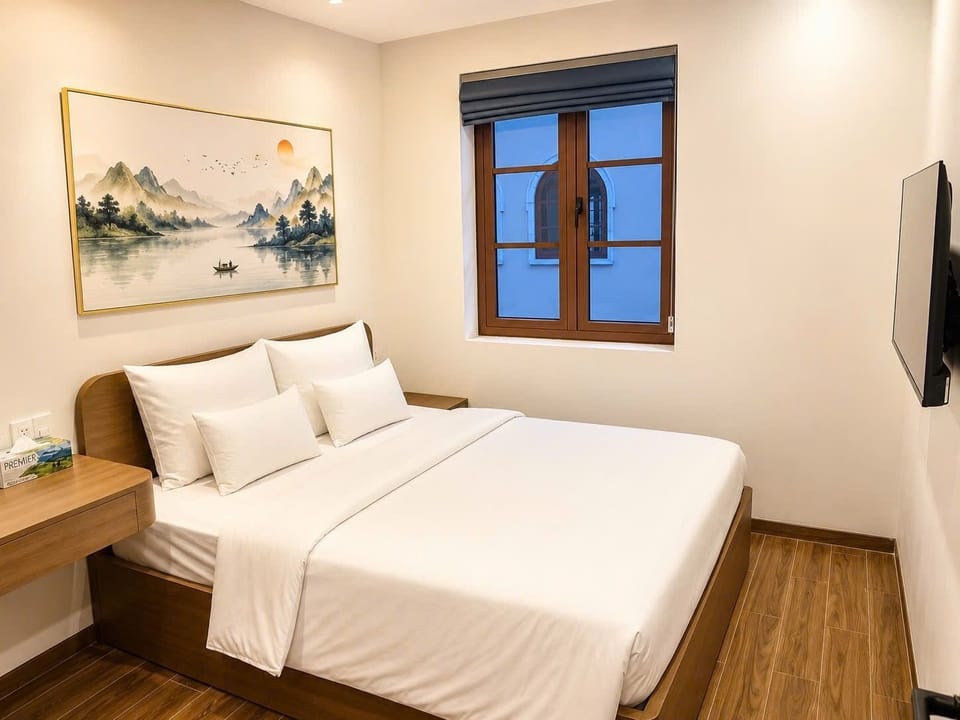 Superior Room | Premium bedding, pillowtop beds, laptop workspace, blackout drapes