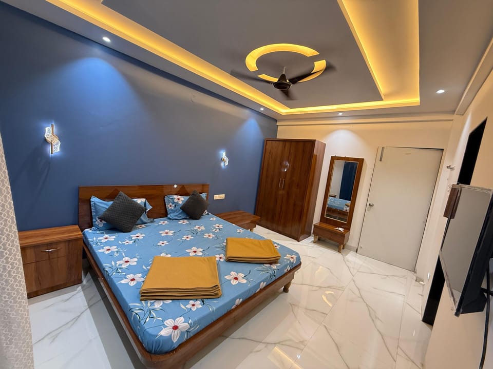 Deluxe Room | Desk, laptop workspace, iron/ironing board, WiFi (free)
