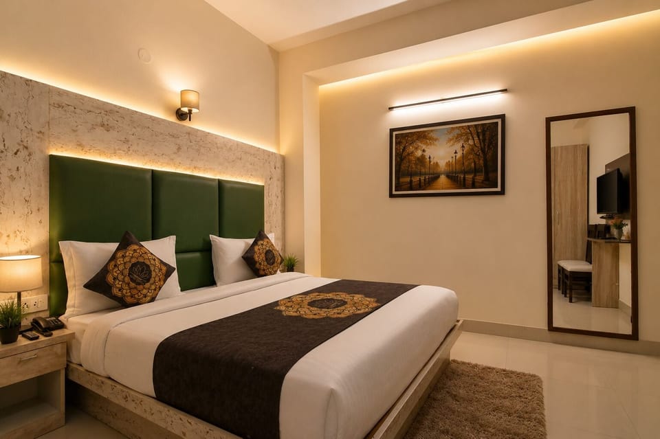 Double Room, Balcony, City View | Desk, laptop workspace, WiFi (free)