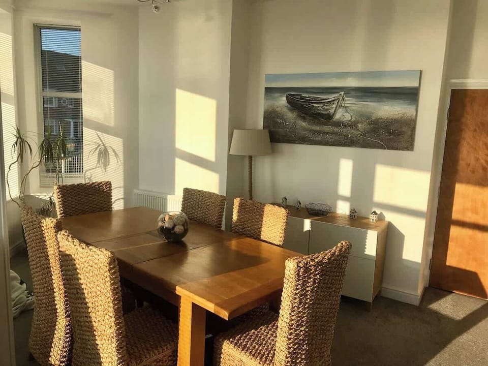 Kitchen/Dining room- sea views