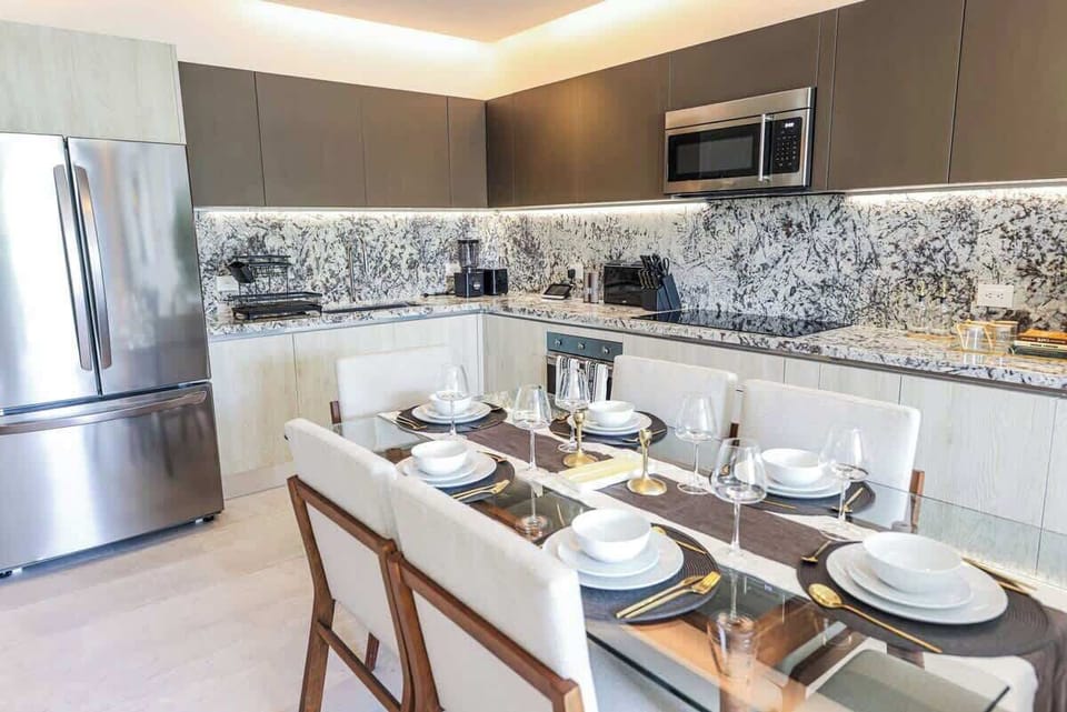 Cocina completa con comedor 