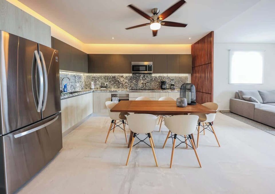 Cocina totalmente equipada, son comedor para 6 personas 