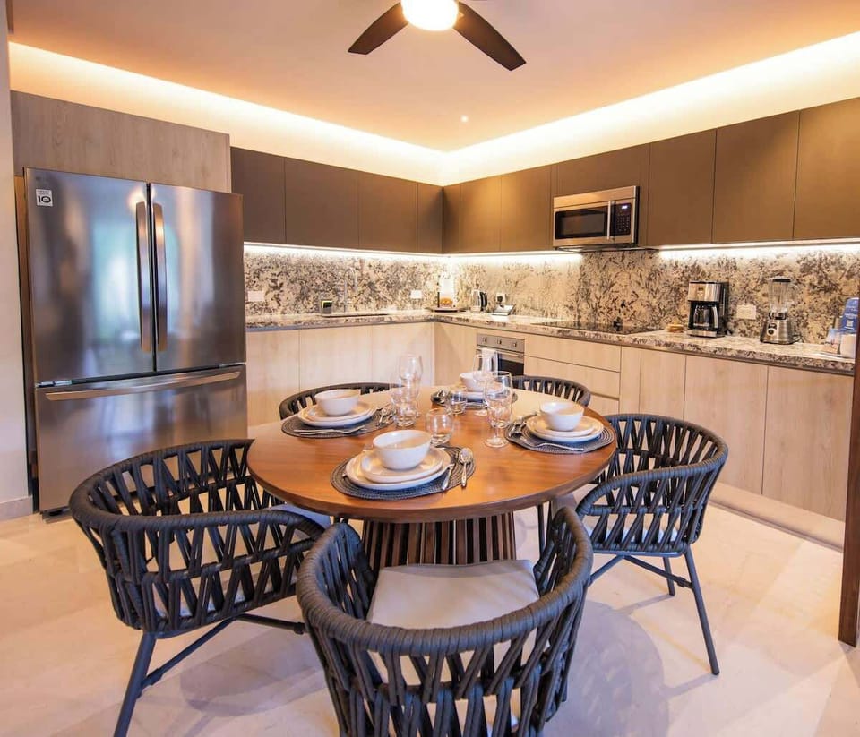 Comedor completo para 4 personas 