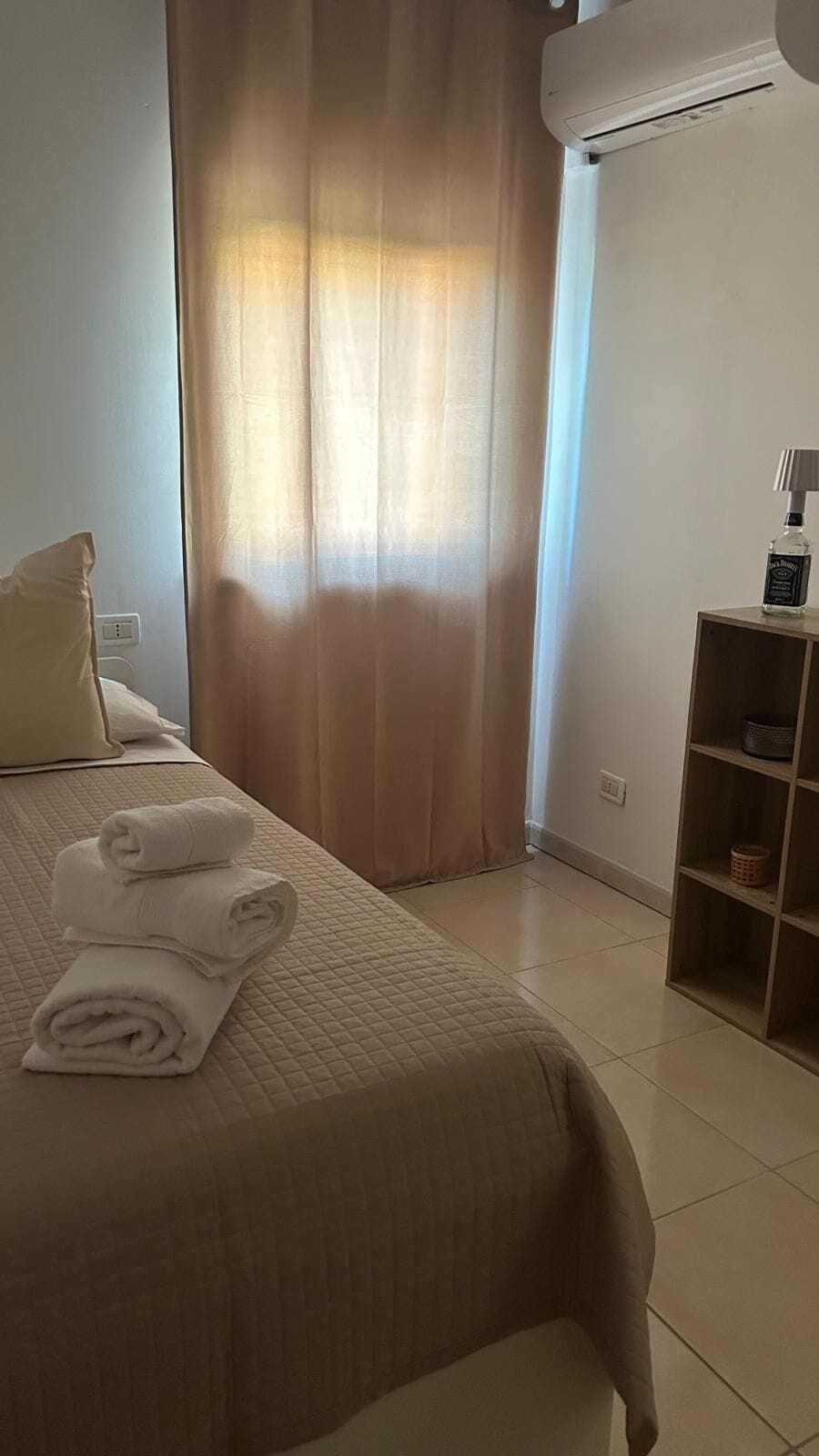 Single Room, Balcony, Hill View | WiFi (free)
