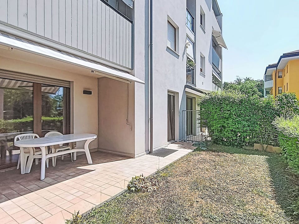 Residential Area, Apartment, Condominium, Balcony, Estate