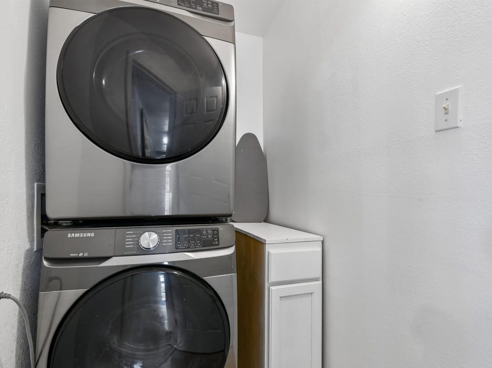 Laundry - Washer & Dryer