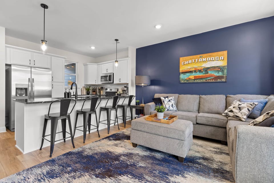 🏡 B - Open Concept Living Room and Kitchen