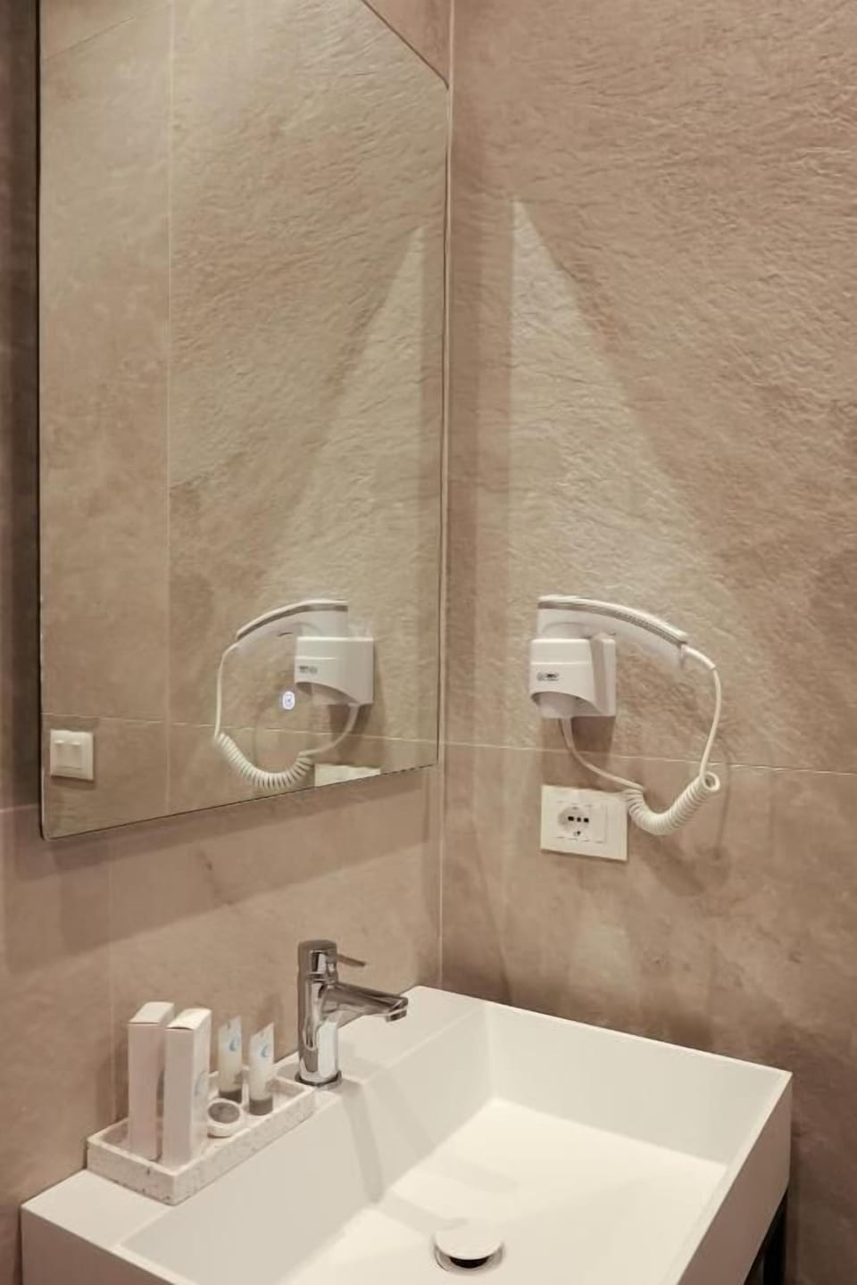 Superior Double Room, Courtyard View | Bathroom