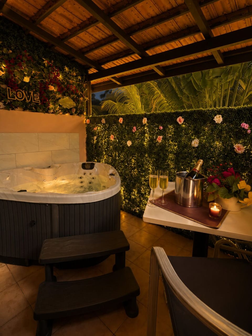 Indoor spa tub