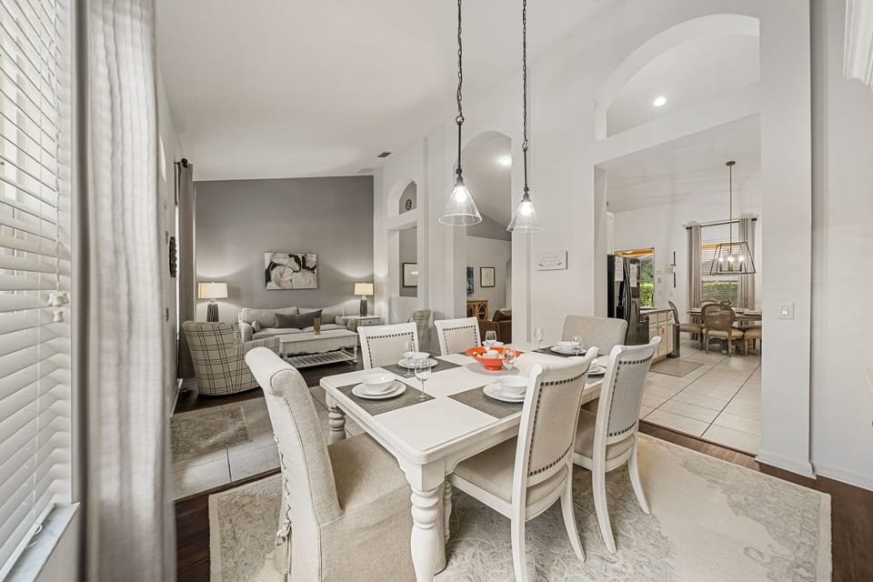 Spacious Dining for the Whole Family