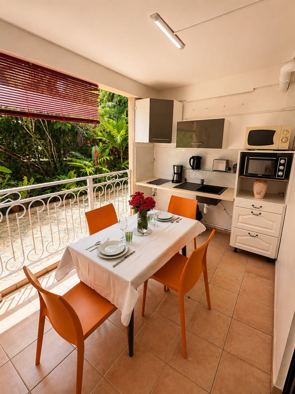 Outdoor dining