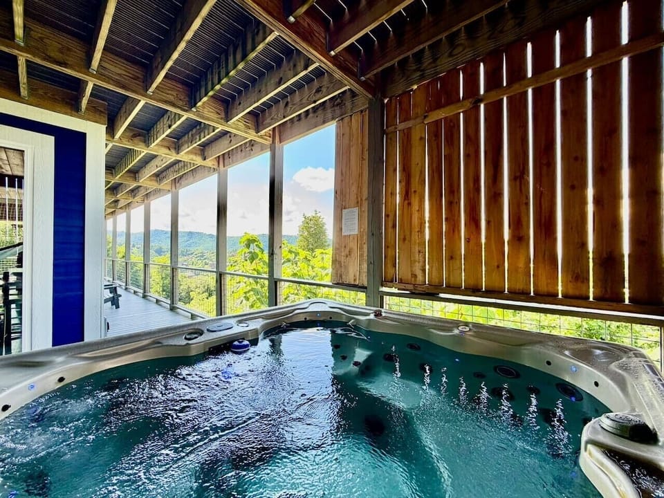 Indoor spa tub