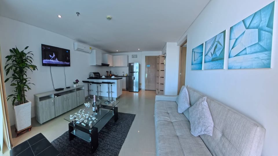 Apartment, 1 Bedroom, Accessible, Balcony | Living room