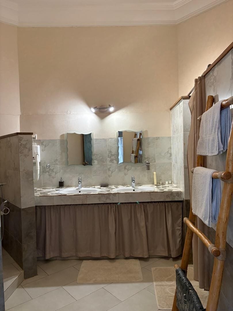 Superior Double Room, Balcony | Bathroom