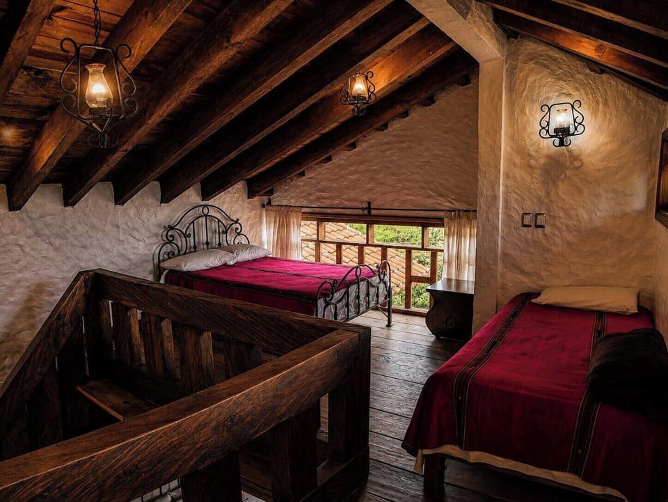 Deluxe Suite, Smoking, Mountain View | WiFi (free)