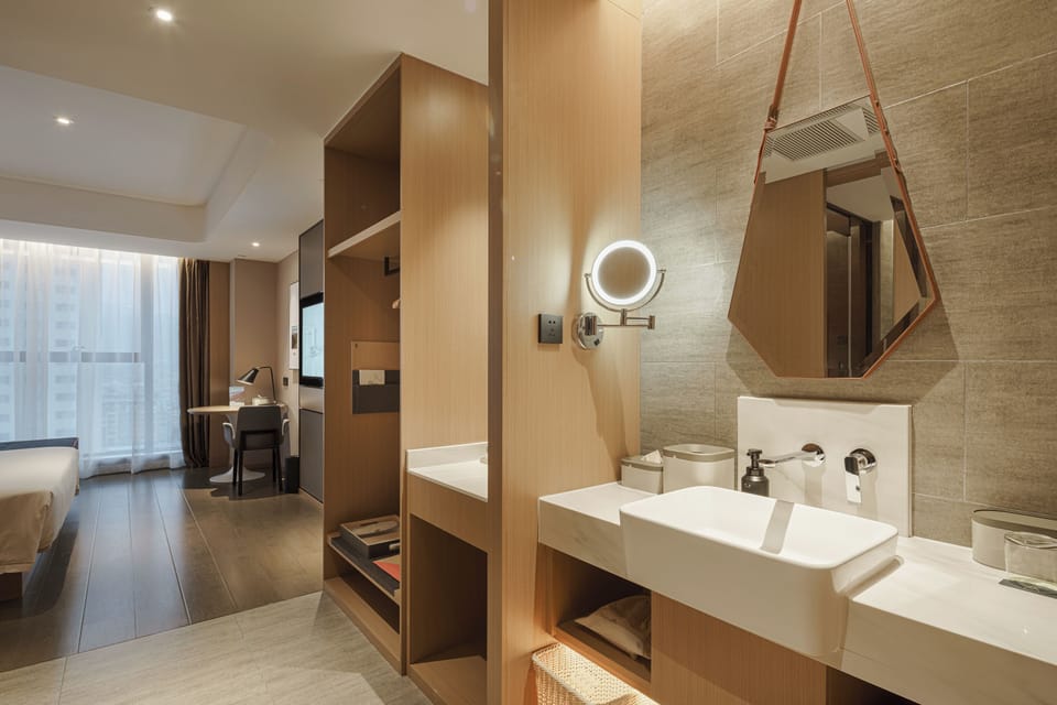 Basic Single Room, Hill View | Desk, laptop workspace, WiFi (free)