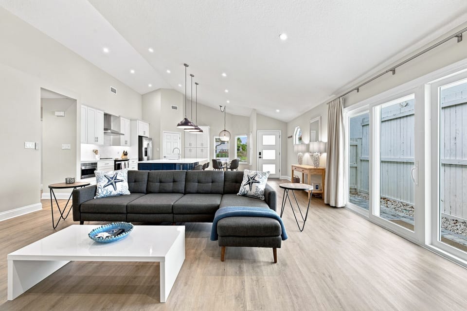 Spacious living room with plenty of seating