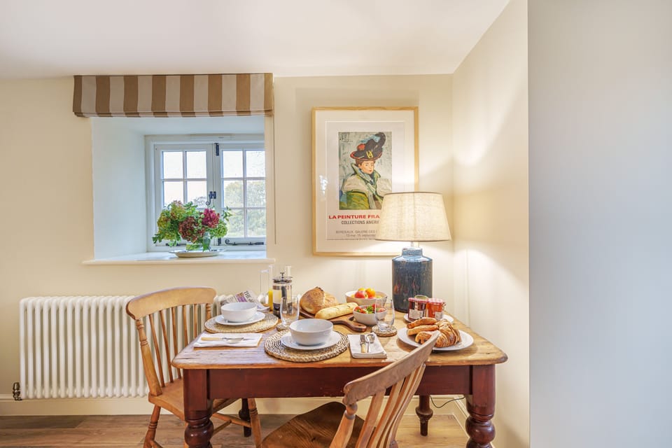 Puddle Cottage, Chebbard, Dorchester: Time for a tasty treat