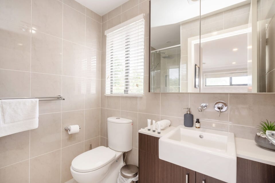 Charming 4-bed Getaway With Pool & Garden Oasis Apartment in Molonglo Valley